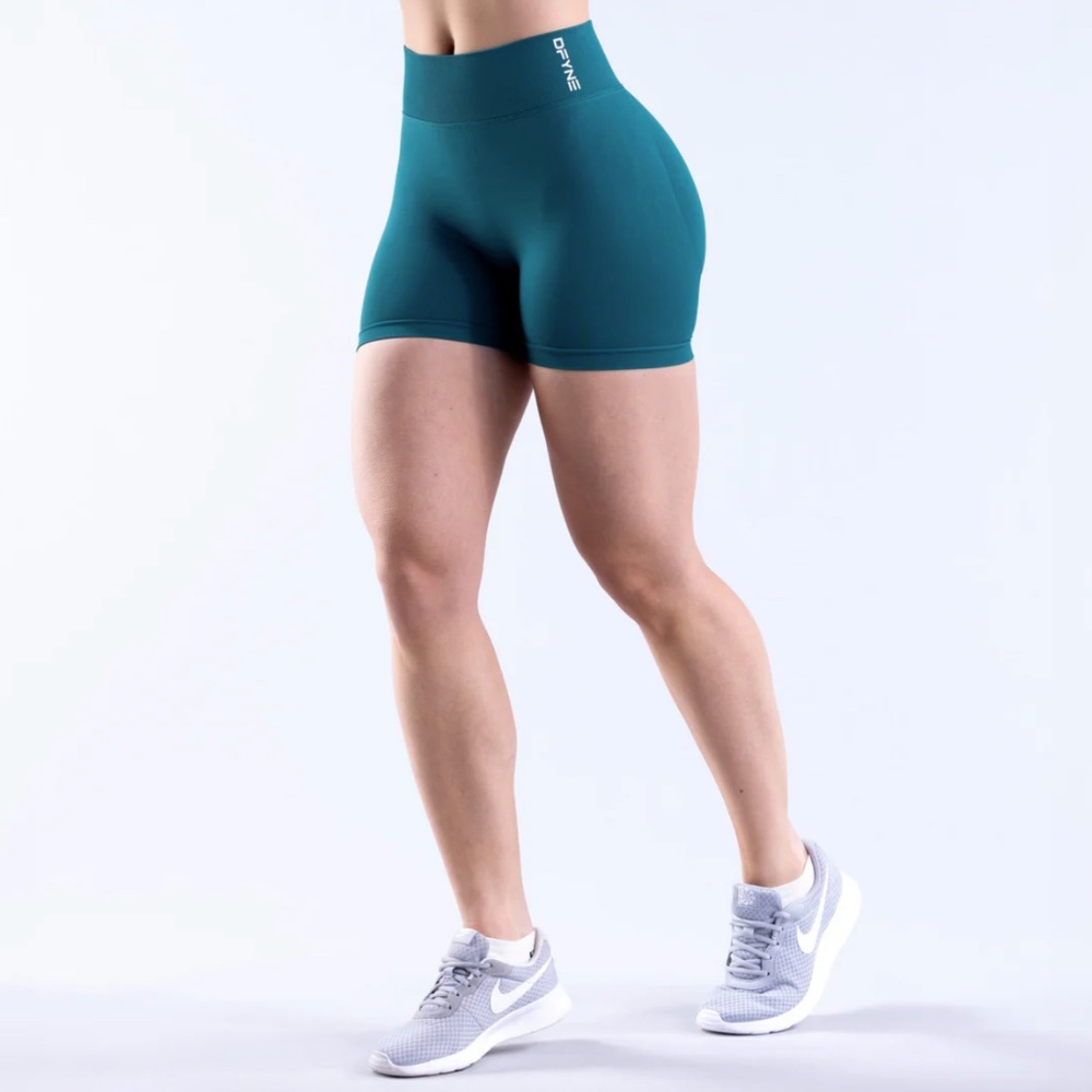 DFYNE Dynamic Shorts 4.5"